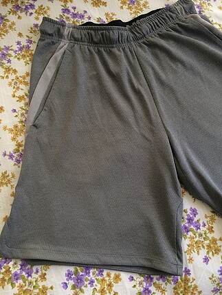 Nike şort 13-14 yaş uyumlu