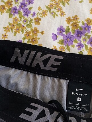 13-14 Yaş Beden Nike şort 13-14 yaş uyumlu