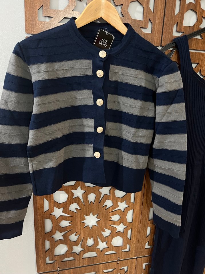 Uzun Lacivert Triko Elbise ve Çizgili Hırka - Görsel 2