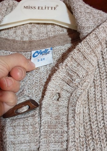 Erkek Çocuk Bej Örgü Hırka - Görsel 4