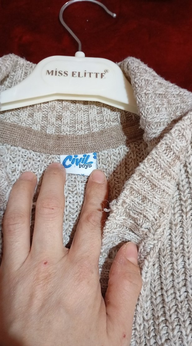 Erkek Çocuk Bej Örgü Hırka - Görsel 3