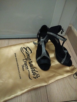 esmeralda dans ayakkabısı 