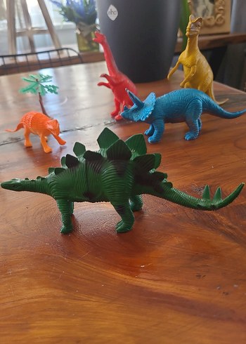  Beden Renkli Dinozor Figürleri Seti 8 adet