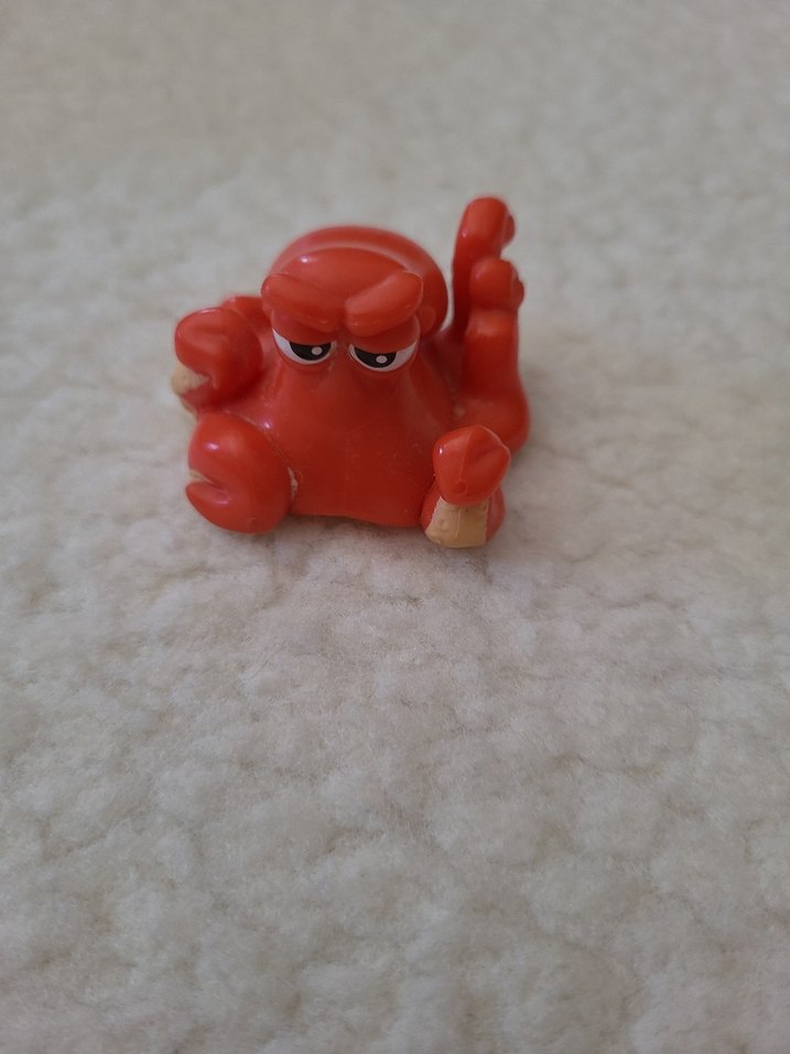 bir metal araba bir iş makinesi ve ahtapot - Görsel 5