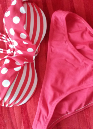 Diğer Bikini S/M 36 ve 38 bedene uygundur.