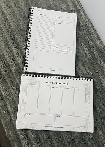  Beden Kırmızı Detaylı Spiralli Defter Seti Haftalık Planlayıcı 2li