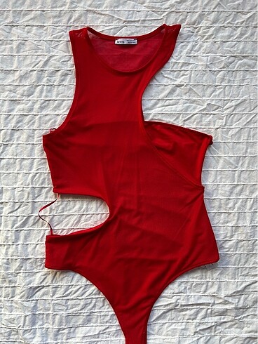 Kırmızı bodysuit