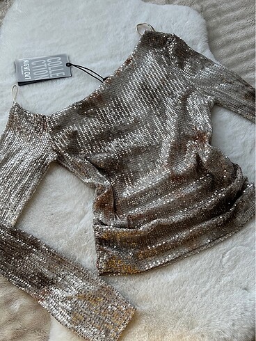 Pull and Bear Payet pul işlemeli şık seksi bluz