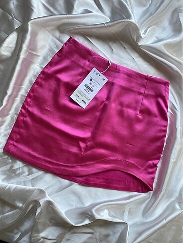 Pembe saten etek bershka