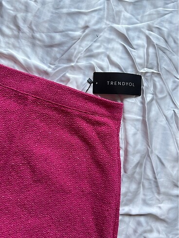 Trendyol & Milla Pembe mini etek