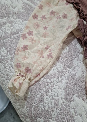 Kahverengi Dantel Detaylı Bebek Kız Takımı - Görsel 2