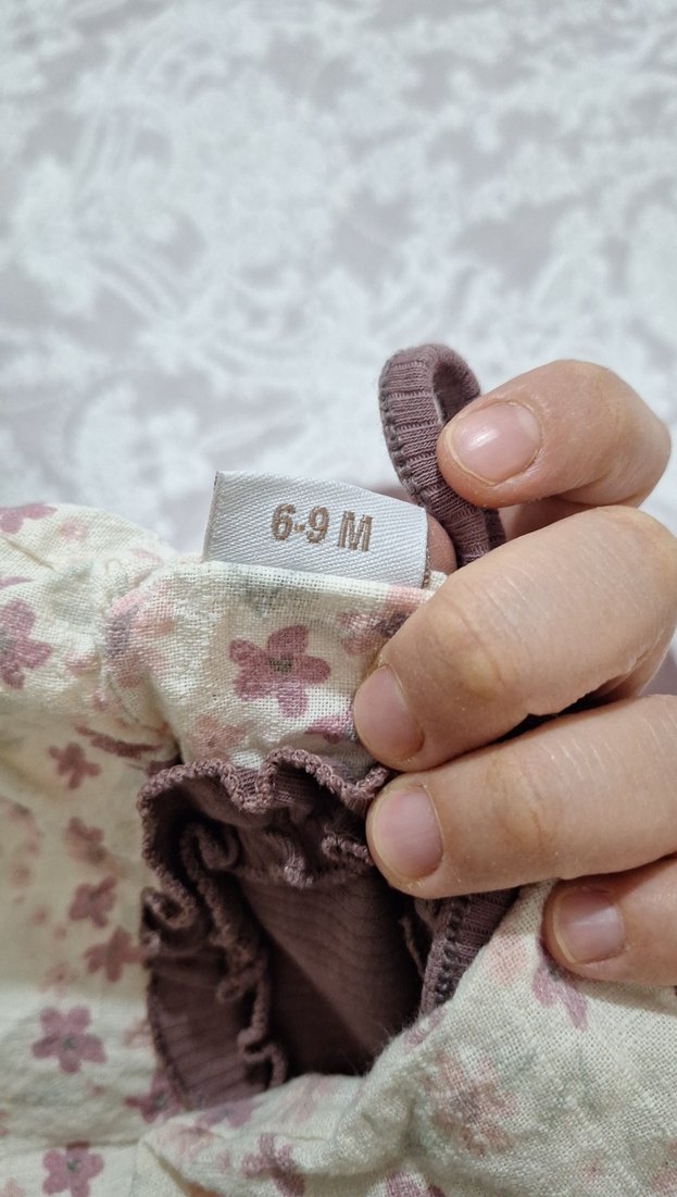 Kahverengi Dantel Detaylı Bebek Kız Takımı - Görsel 3