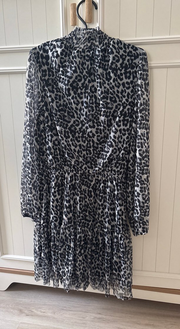 Gri Leopar Desenli Uzun Kollu Midi Elbise - Görsel 5