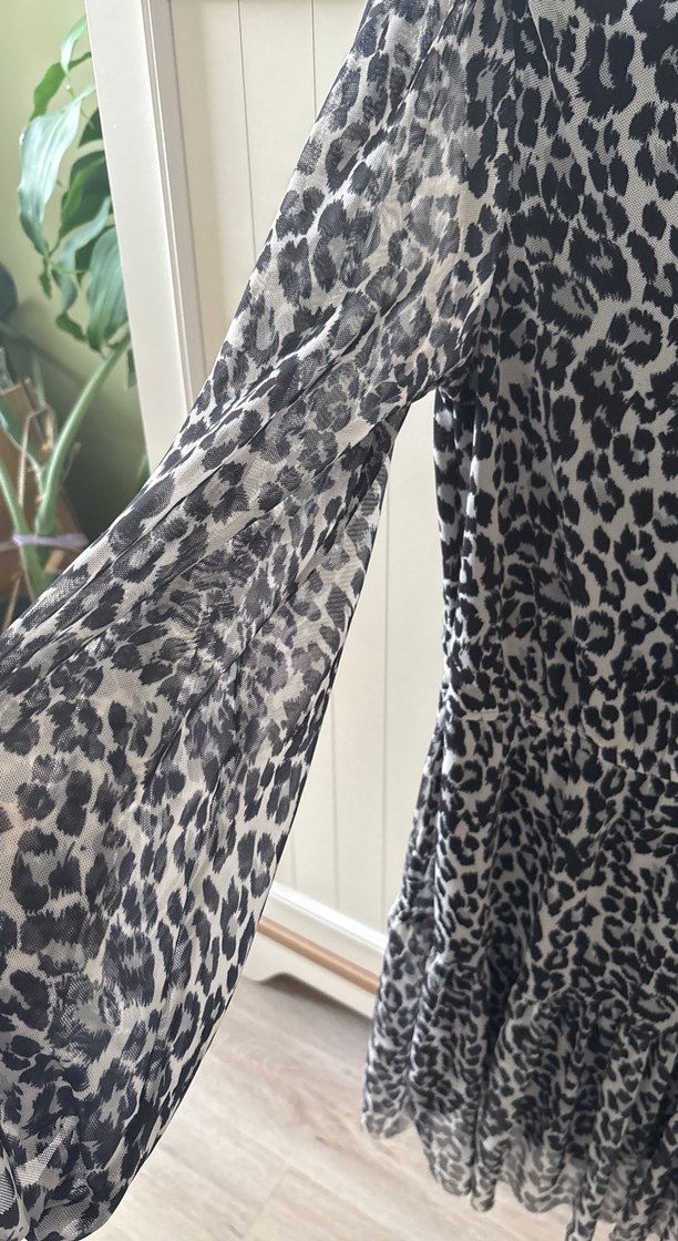 Gri Leopar Desenli Uzun Kollu Midi Elbise - Görsel 2