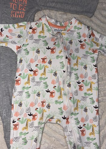 Gri ve Desenli Bebek Tulumları - Görsel 3