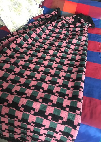 Koyu Pembe Kareli Yün battaniye - Görsel 2