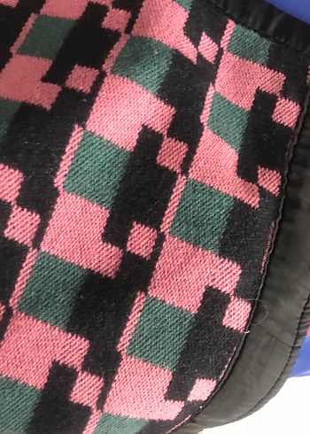 Koyu Pembe Kareli Yün battaniye - Görsel 5