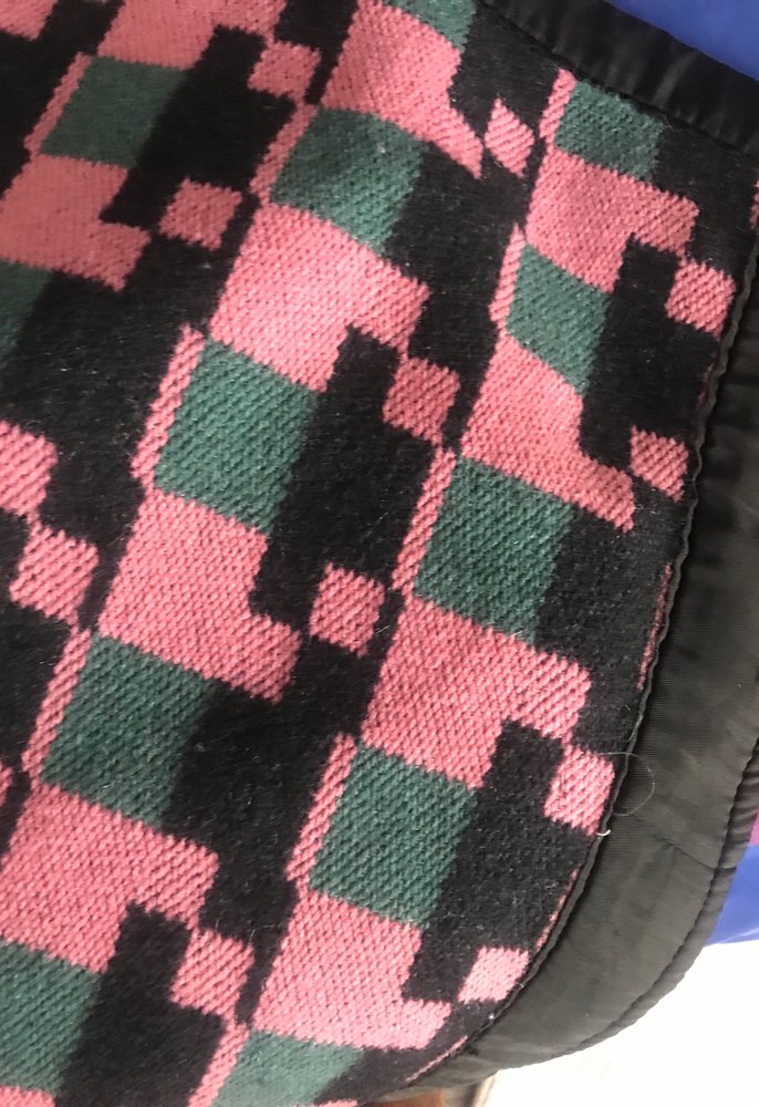 Koyu Pembe Kareli Yün battaniye - Görsel 5