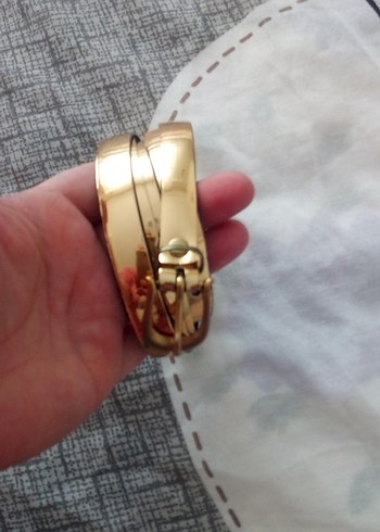 Zara Parlak Altın Tokalı Kadın Deri Kemer