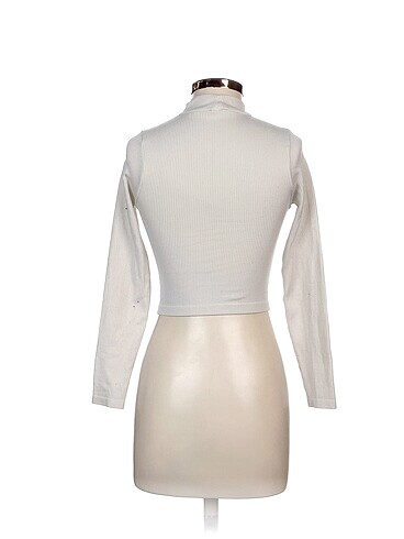 xs Beden Stradivarius Bluz %70 İndirimli.