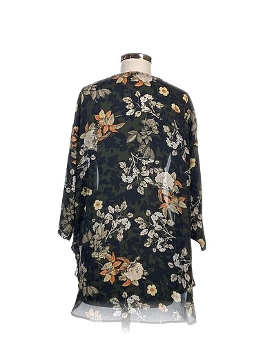 s Beden Bershka Kimono %70 İndirimli.