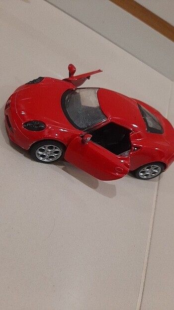 Alfa romeo metal araba