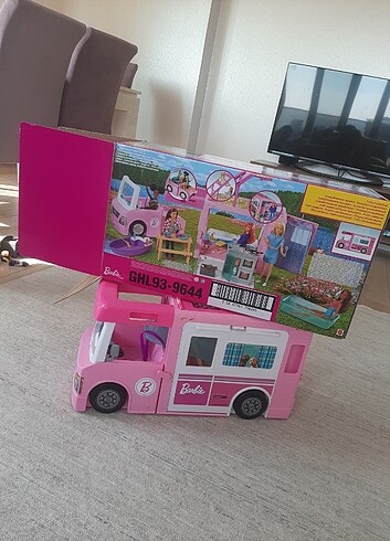 Barbie karavanı