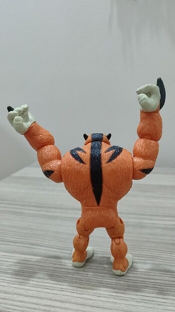  Beden Ben 10 