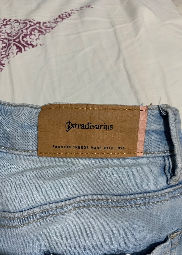 Stradivarius yırtık kot skiny kot pantolon - Görsel 3