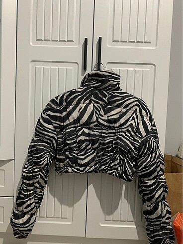 s Beden siyah Renk Bershka zebra şişme mont kısa