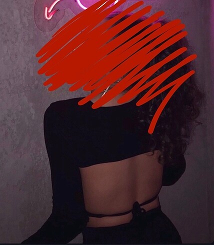 Iamnotbasıc sırt dekolteli siyah bluz