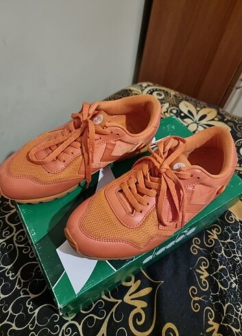37 Beden 37 numara hummel turuncu renk spor ayakkabi