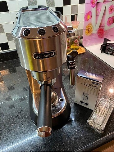 Delonghi Dedica EC 685M Espresso