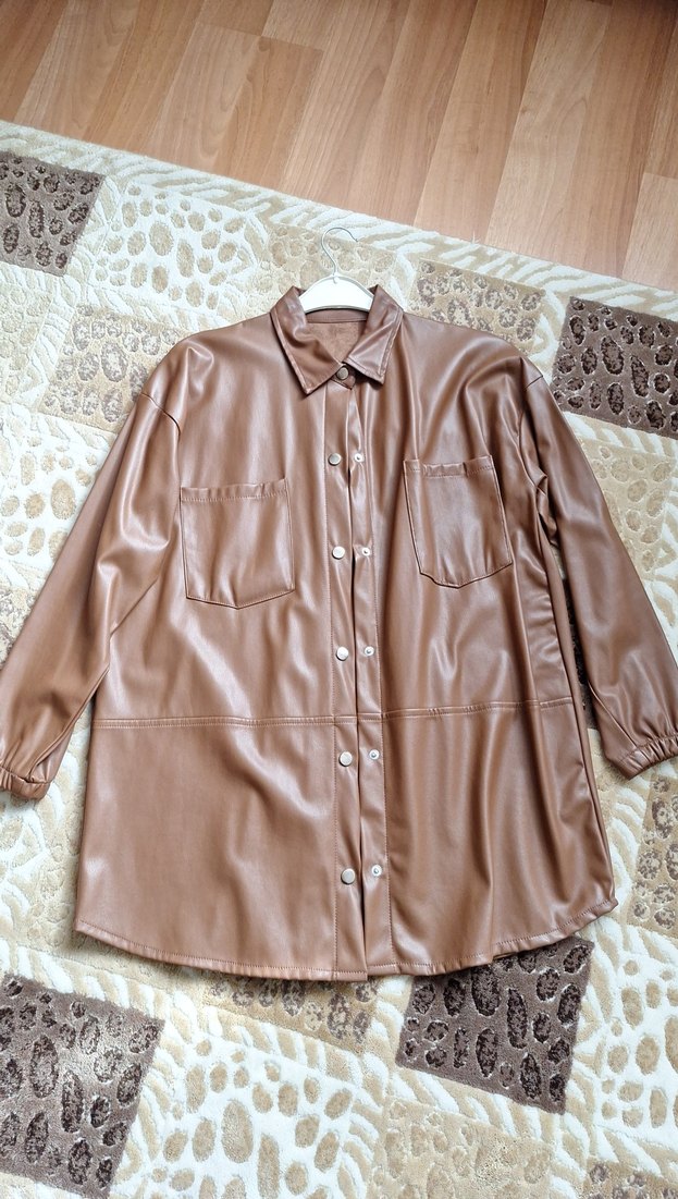 Bej Kadın Deri Düğmeli Uzun Ceket - Görsel 2