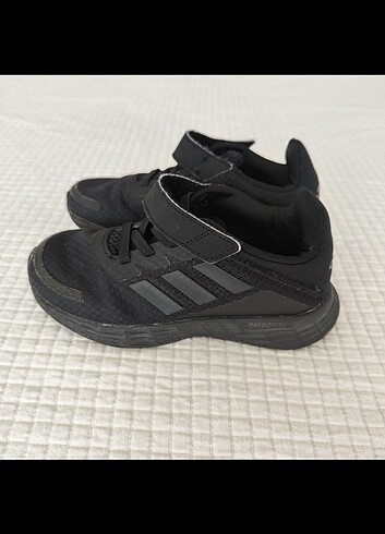 28 Beden siyah Renk Adidas spor ayakkabı 