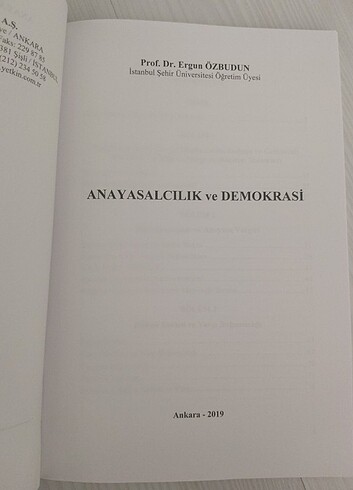 Beden Renk ANAYASALCILIK ve DEMOKRASİ