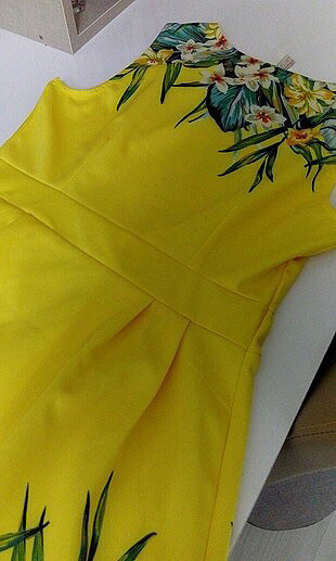Zara elbise sarı çiçek desenli 