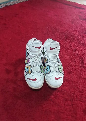 40 Beden Renkli Nike marka ayakkabı
