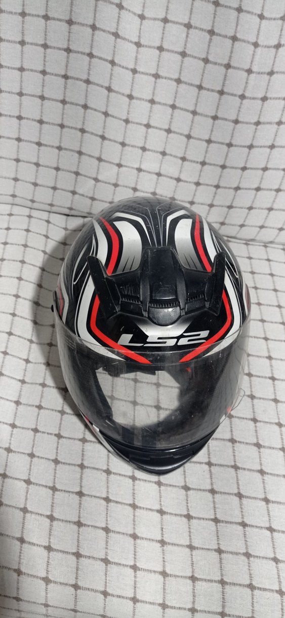 Siyah Kemerli LS2 Motosiklet Kaskı - Görsel 2