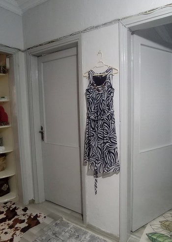 s Beden siyah Renk Zebra Desenli Uzun Halter Yaka Elbise