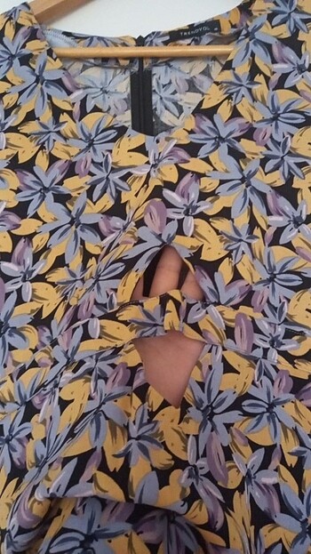 Göbek detaylı elbise - Görsel 3