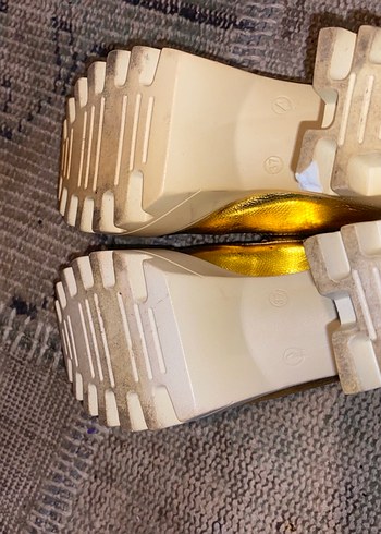 Altın rengi kalın topuklu - Görsel 4