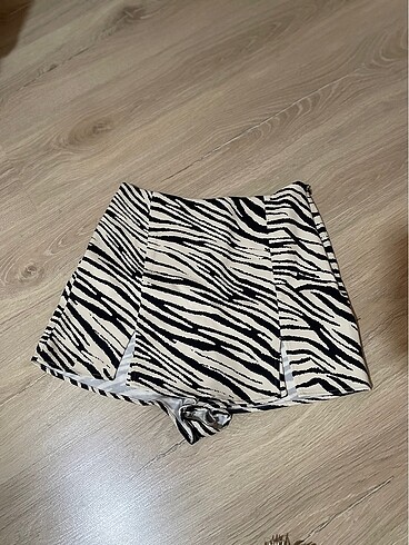 Zara Zara zebra desenli şort etek