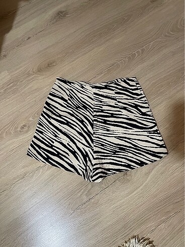m Beden Zara zebra desenli şort etek