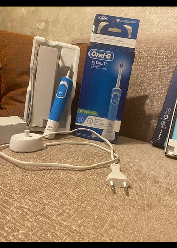 Oral-B Oral-B Vitality Şarjlı Diş Fırçası Mavi