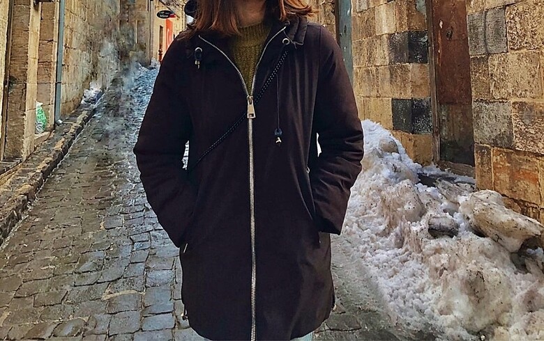 Zara Mont