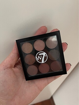 W7 The Naughty Nine Far Paleti