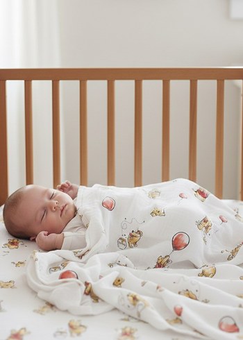 Beyaz Winnie the Pooh Baskılı Pamuk Bebek Battaniyesi

nuvomi.co - Görsel 2