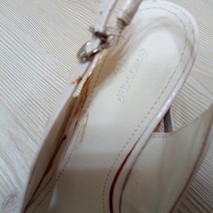 38 Beden Dolgu topuklu beyaz ayakkabı