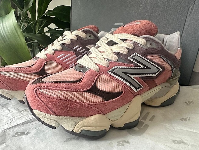 38 Beden pembe Renk New balance 36-37-38-39-40 numarası mevcut
